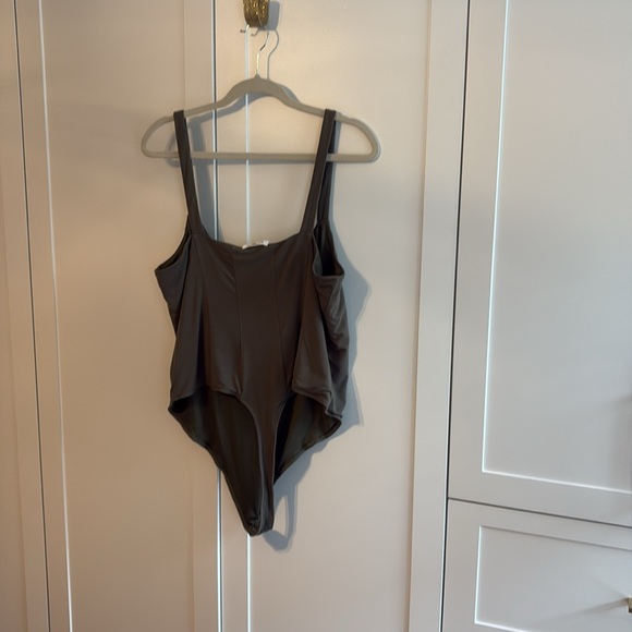 Good American bodysuit - Picture 6 of 8